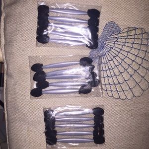 Eye shadow brushes/ sponges